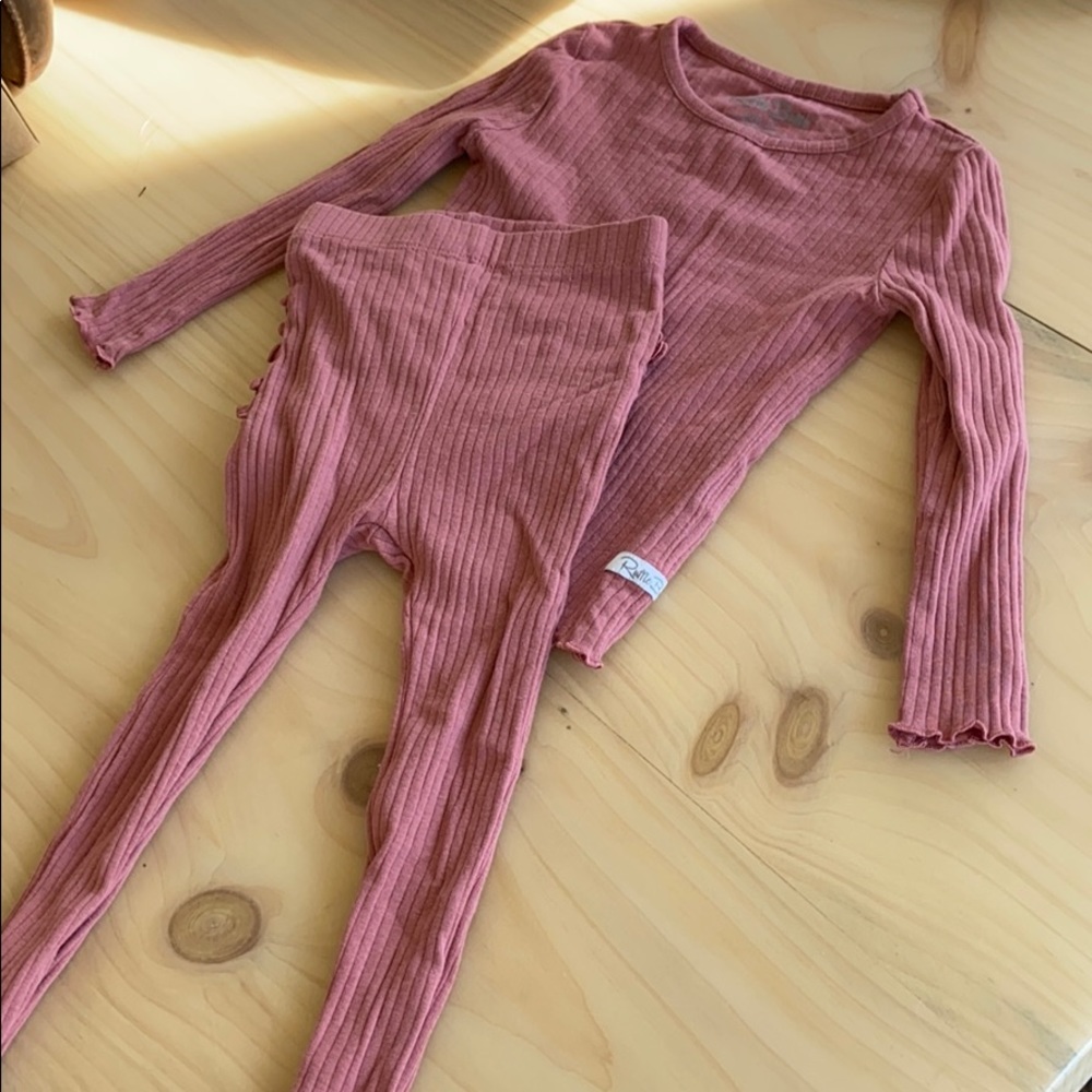 Ruffle Butts lounge set
